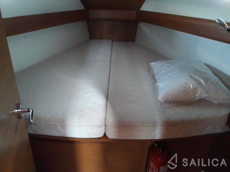 Sun Odyssey 449 - Yacht Charter Sailica