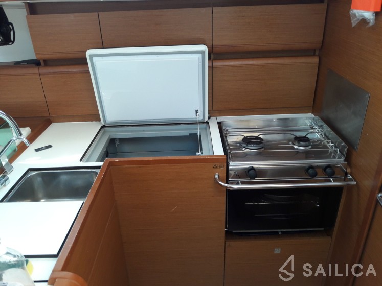 Sun Odyssey 449 - Yacht Charter Sailica