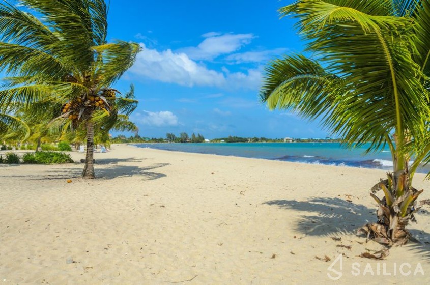 Bali 4.0 - Yacht Charter Sailica