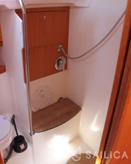 Bavaria 46 Cruiser - Yacht Charter Sailica