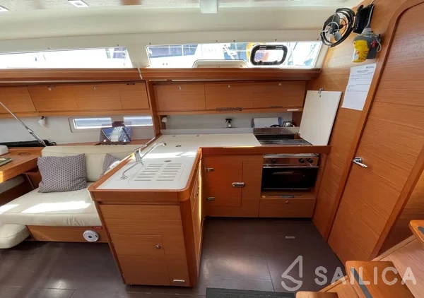 Dufour 412 GL - Yacht Charter Sailica