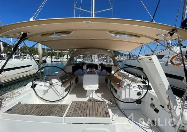 Dufour 412 GL - Yacht Charter Sailica