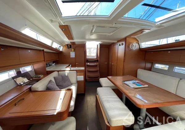 Dufour 412 GL - Yacht Charter Sailica