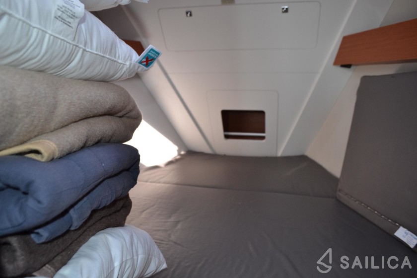 Dufour 310 GL - Yacht Charter Sailica