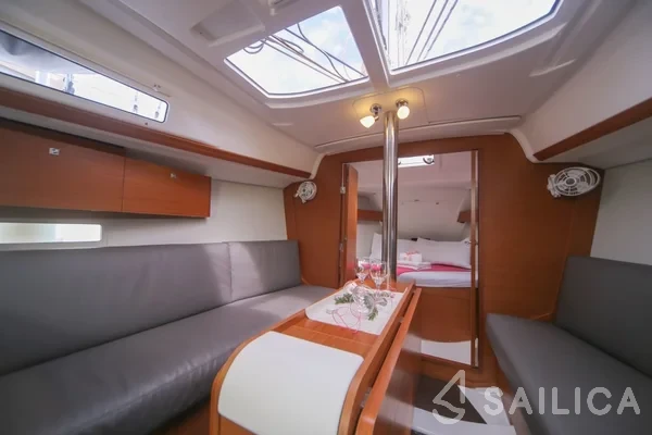 Dufour 310 GL - Yacht Charter Sailica