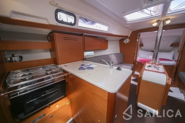 Dufour 310 GL - Yacht Charter Sailica