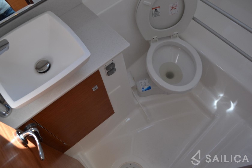 Dufour 310 GL - Yacht Charter Sailica