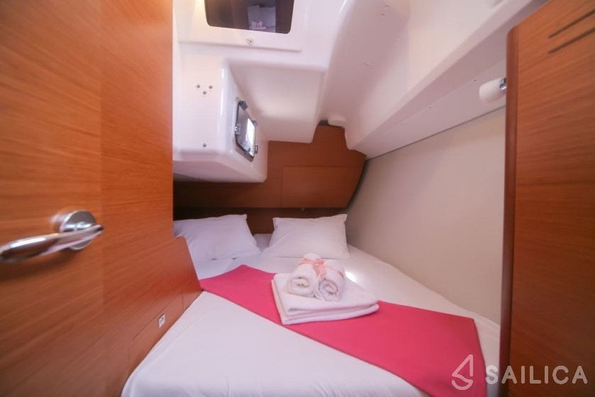 Dufour 310 GL - Yacht Charter Sailica