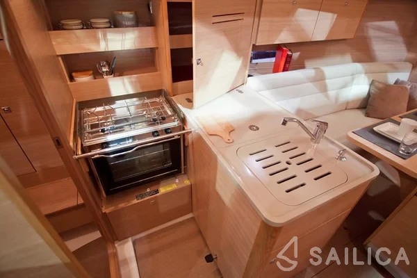 Dufour 310 GL - Yacht Charter Sailica
