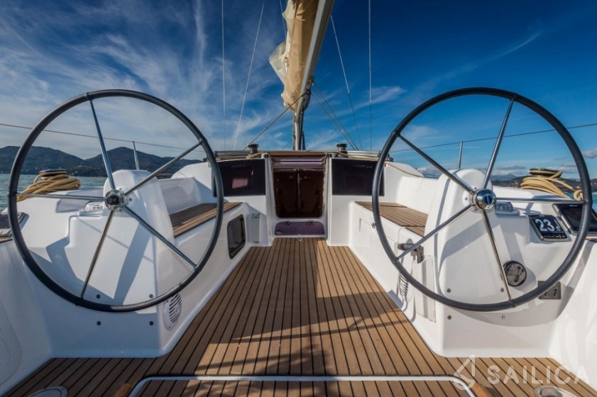 Dufour 310 GL - Yacht Charter Sailica