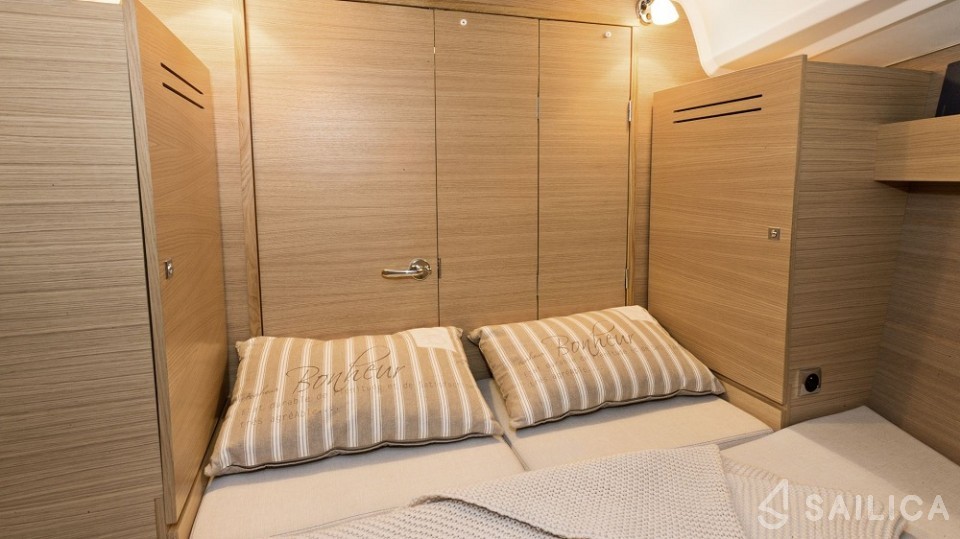 Dufour 310 GL - Yacht Charter Sailica