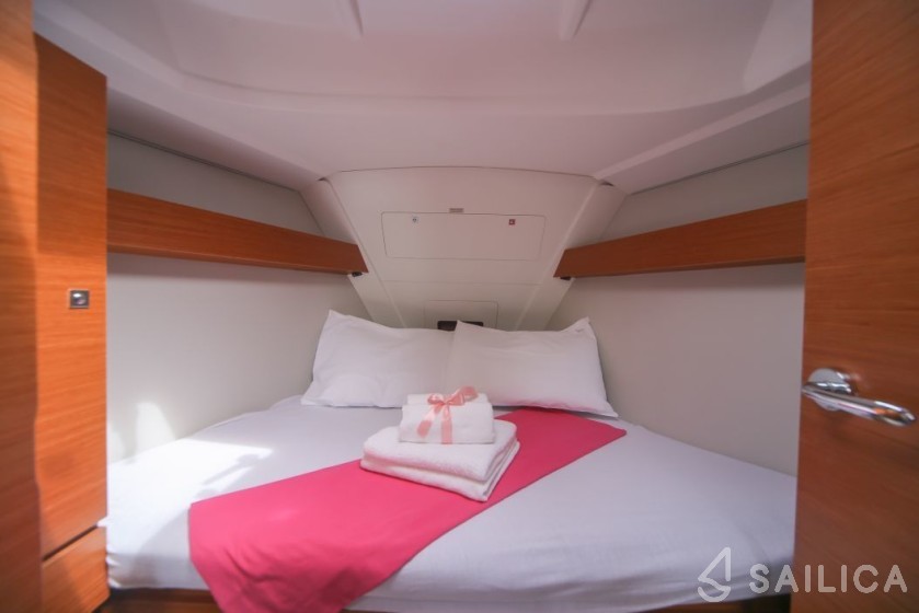 Dufour 310 GL - Yacht Charter Sailica