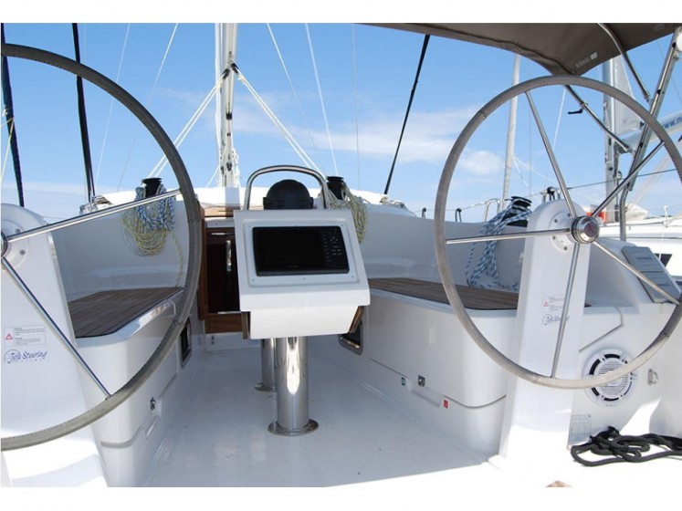 Bavaria 37 - Yacht Charter Sailica