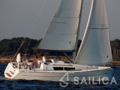 Sun Odyssey 33i - Yacht Charter Sailica