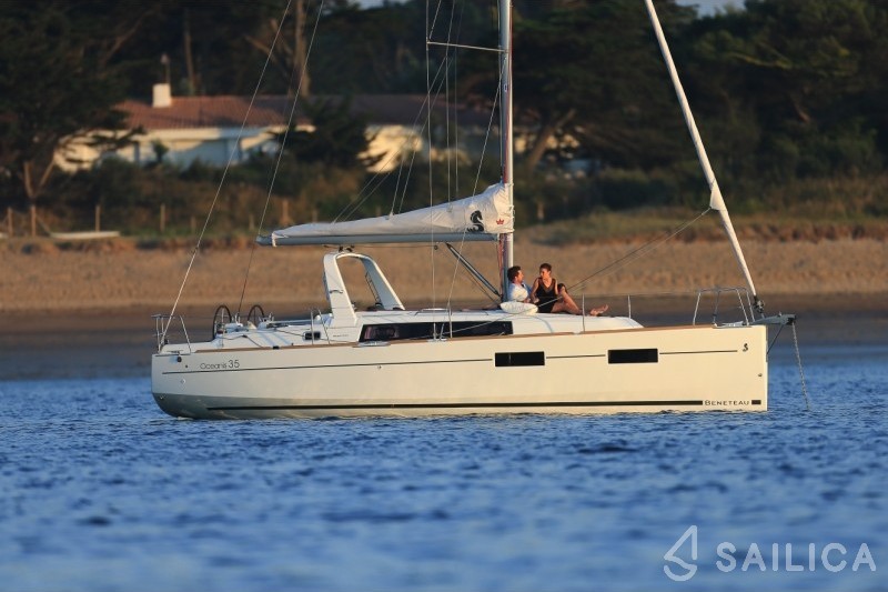 Oceanis 35.1 - Yacht Charter Sailica