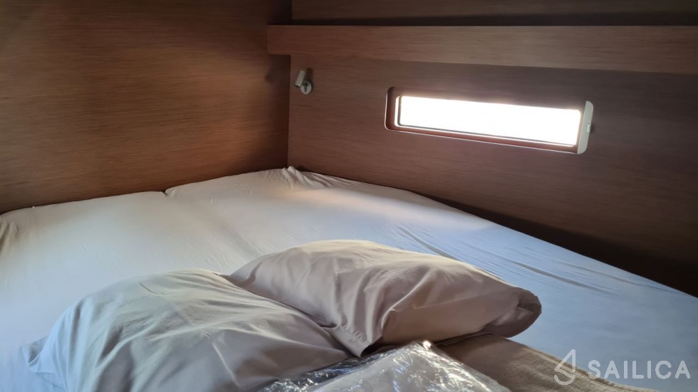 Oceanis 40.1 - Yacht Charter Sailica