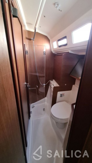 Oceanis 40.1 - Yacht Charter Sailica