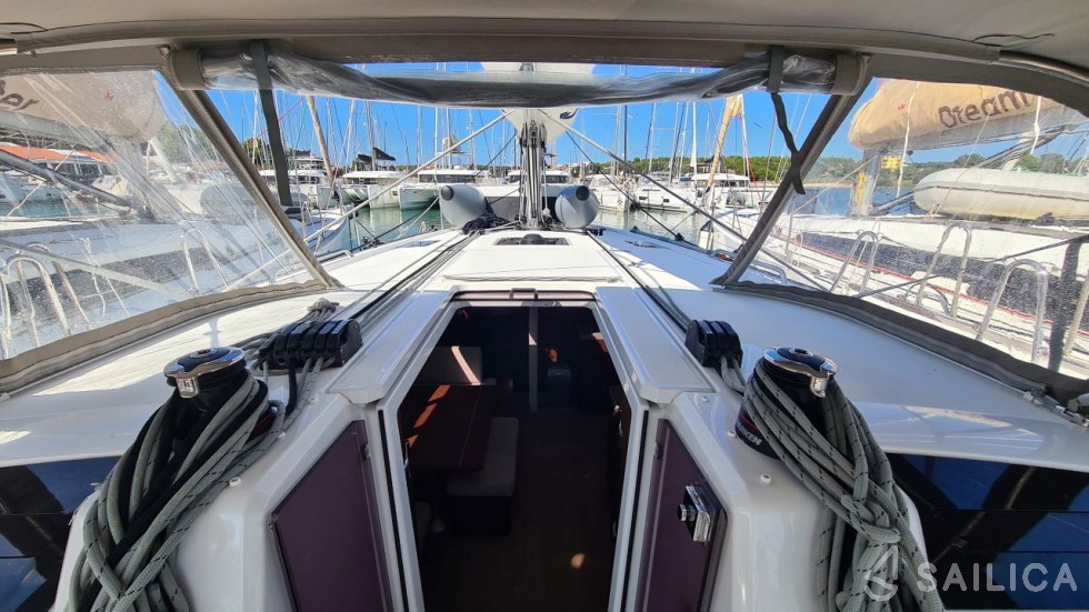 Oceanis 40.1 - Yacht Charter Sailica