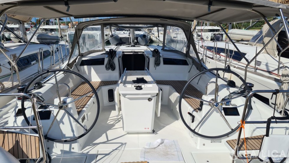 Oceanis 40.1 - Yacht Charter Sailica