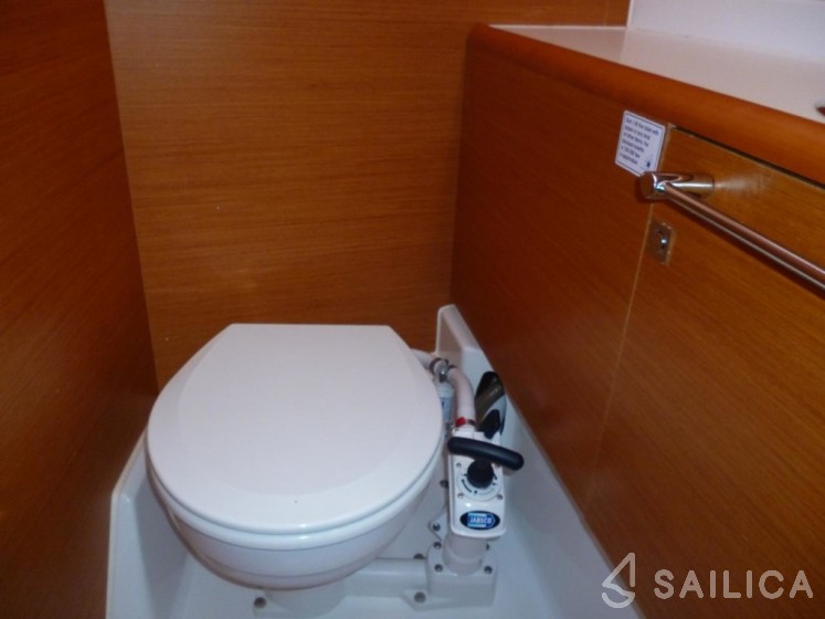 Sun Odyssey 439 - Yacht Charter Sailica