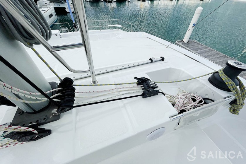 Bali 4.8  - Yacht Charter Sailica