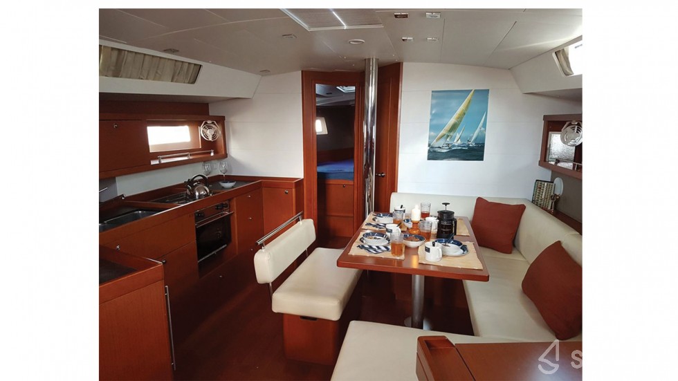 Oceanis 45 - Yacht Charter Sailica