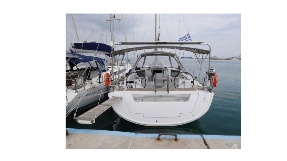 Oceanis 45 - Yacht Charter Sailica