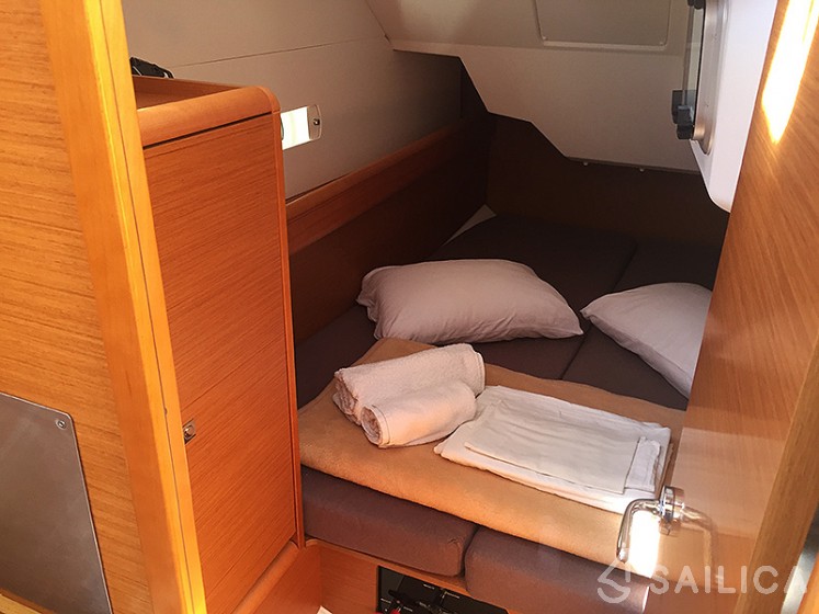 Sun Odyssey 389 - Yacht Charter Sailica