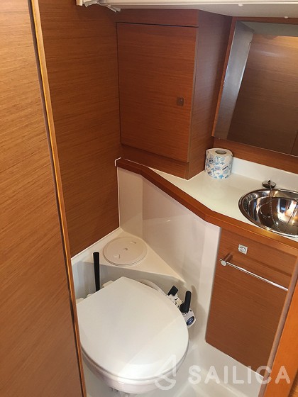 Sun Odyssey 389 - Yacht Charter Sailica