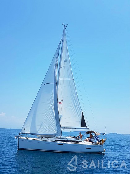 Sun Odyssey 389 - Yacht Charter Sailica