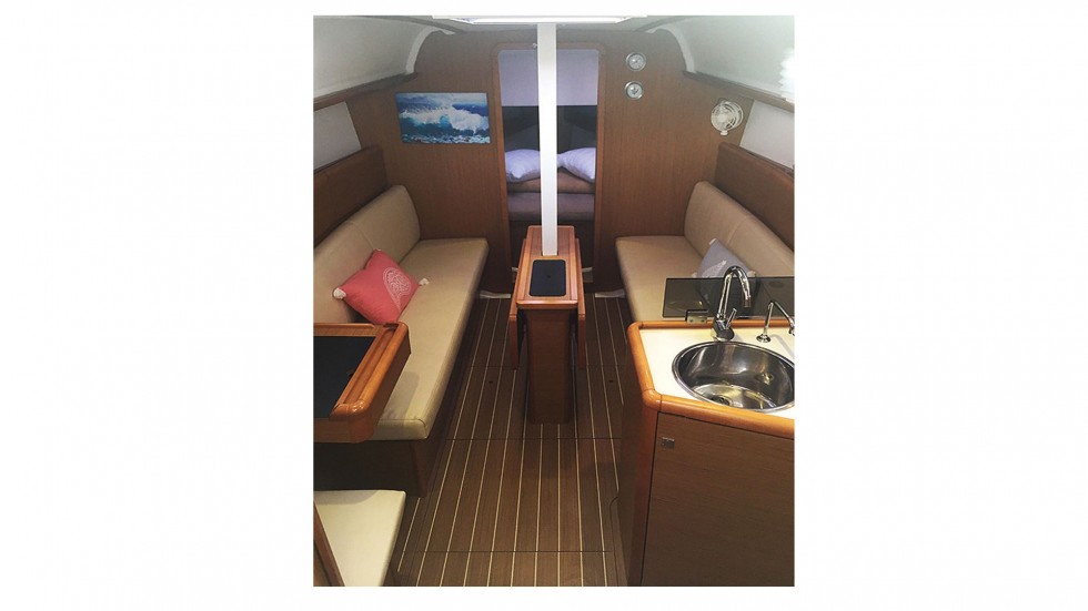 Sun Odyssey 33i - Yacht Charter Sailica