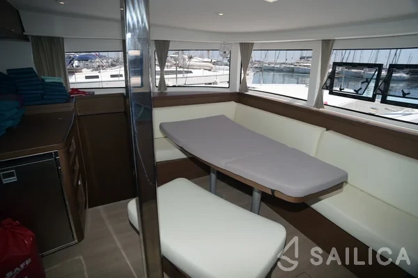 Lagoon 42 - Yacht Charter Sailica