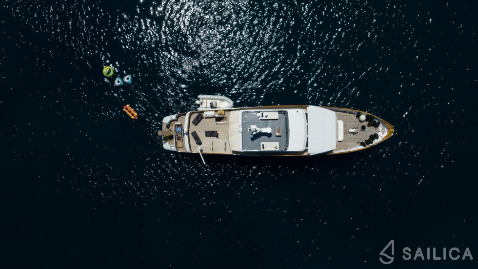 Perama Shipyards 102 - Yacht Charter Sailica