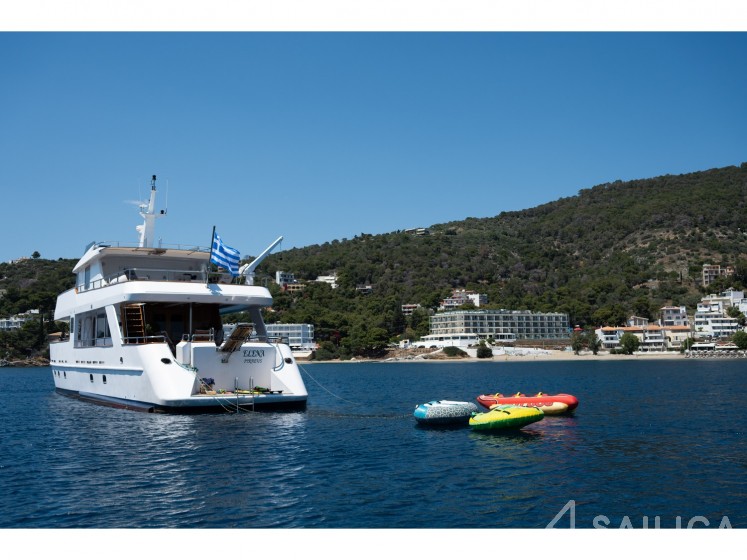 Perama Shipyards 102 - Yacht Charter Sailica