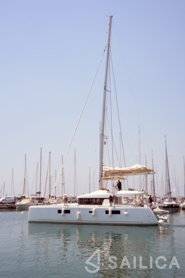 Lagoon 52F - Yacht Charter Sailica