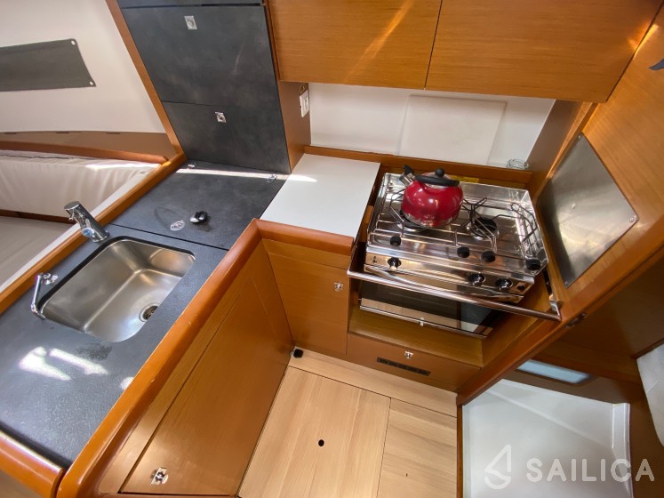 Sun Odyssey 349 - Yacht Charter Sailica