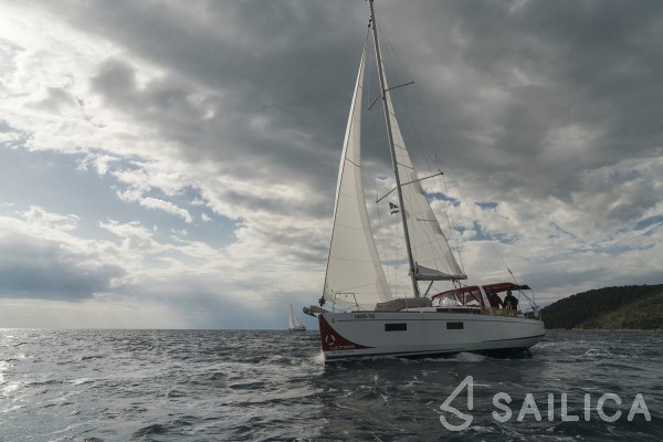Oceanis 38.1 - Yacht Charter Sailica