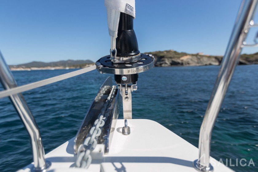 Oceanis 38.1 - Yacht Charter Sailica