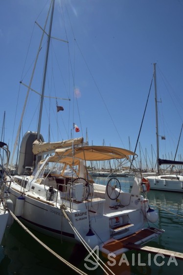 Oceanis 38.1 - Yacht Charter Sailica