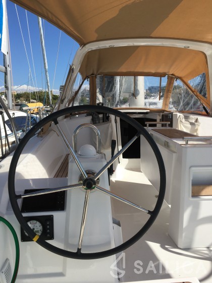 Oceanis 38.1 - Yacht Charter Sailica