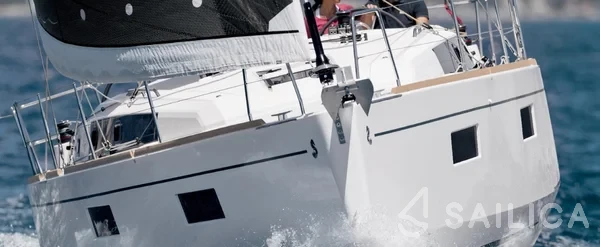 Oceanis 38.1 - Yacht Charter Sailica