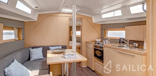 Oceanis 38.1 - Yacht Charter Sailica