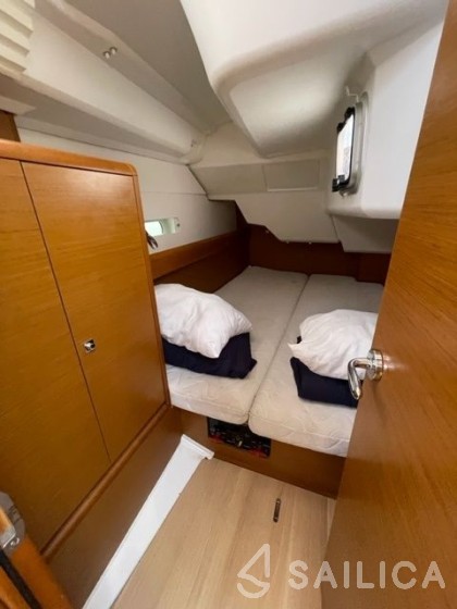 Sun Odyssey 389 - Yacht Charter Sailica