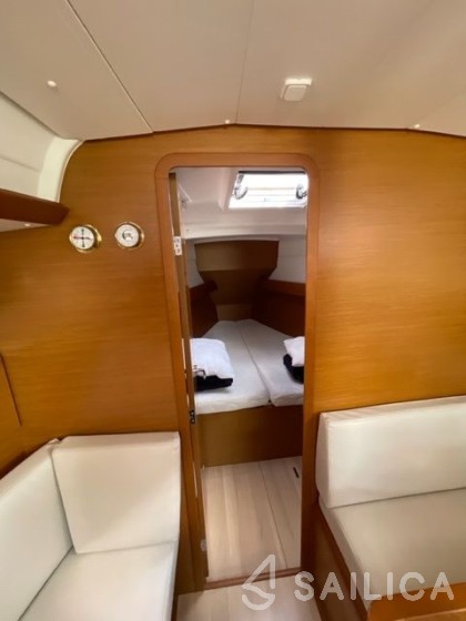 Sun Odyssey 389 - Yacht Charter Sailica