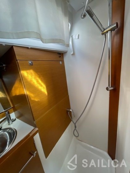 Sun Odyssey 389 - Yacht Charter Sailica