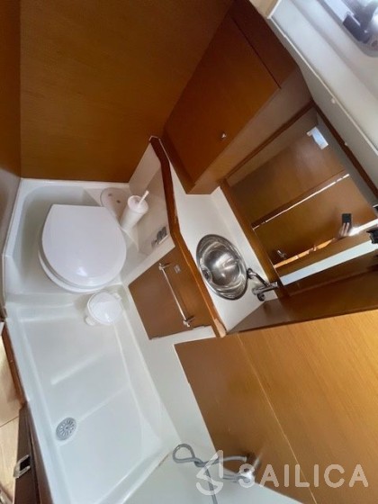 Sun Odyssey 389 - Yacht Charter Sailica