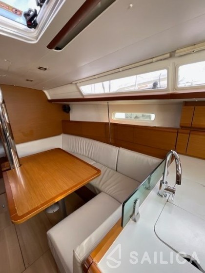 Sun Odyssey 389 - Yacht Charter Sailica