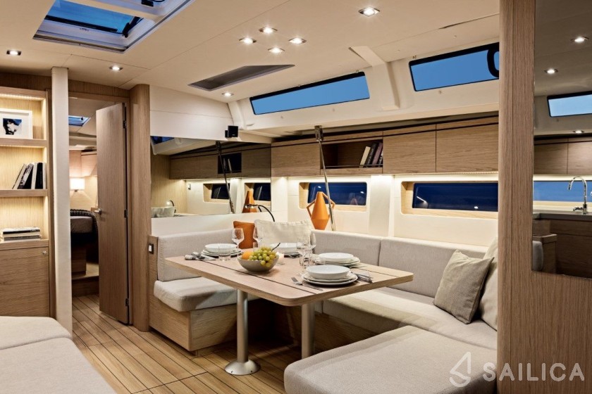 Oceanis 51.1 - Yacht Charter Sailica