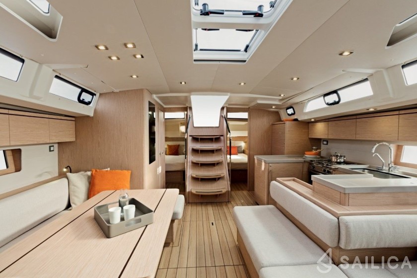 Oceanis 51.1 - Yacht Charter Sailica