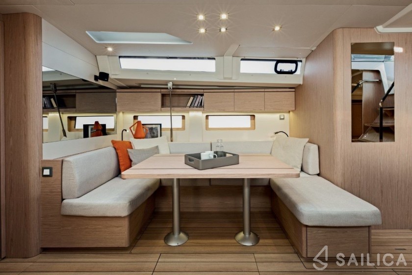 Oceanis 51.1 - Yacht Charter Sailica